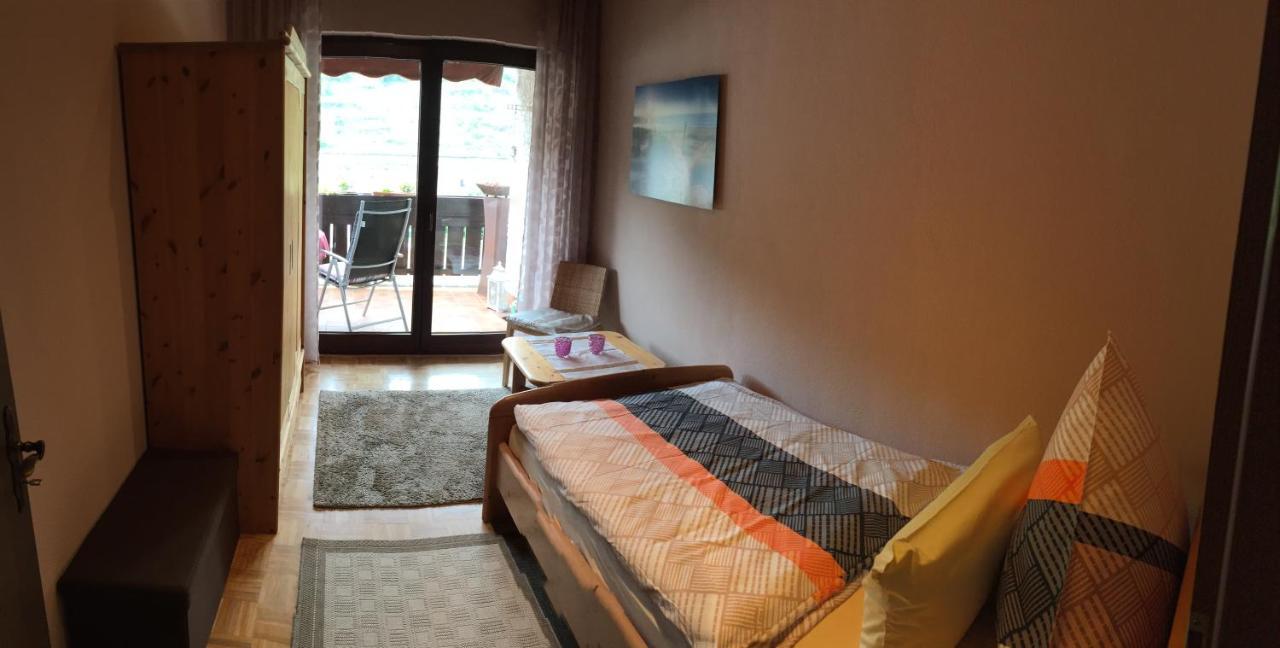 Ferienwohnung Unter Dem Schild Oberfell Exteriör bild